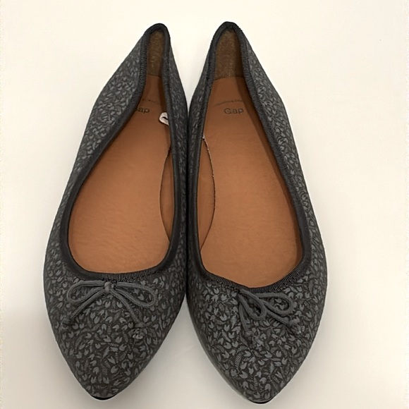 GAP Women's Gray Floral Pattern Flats Shoes - Picture 4 of 10